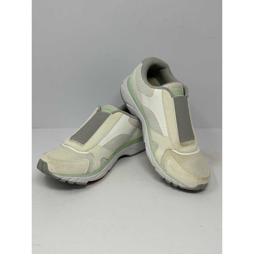 Women's Bionic Samana slip on sneaker Sz 8 White and mint green V8